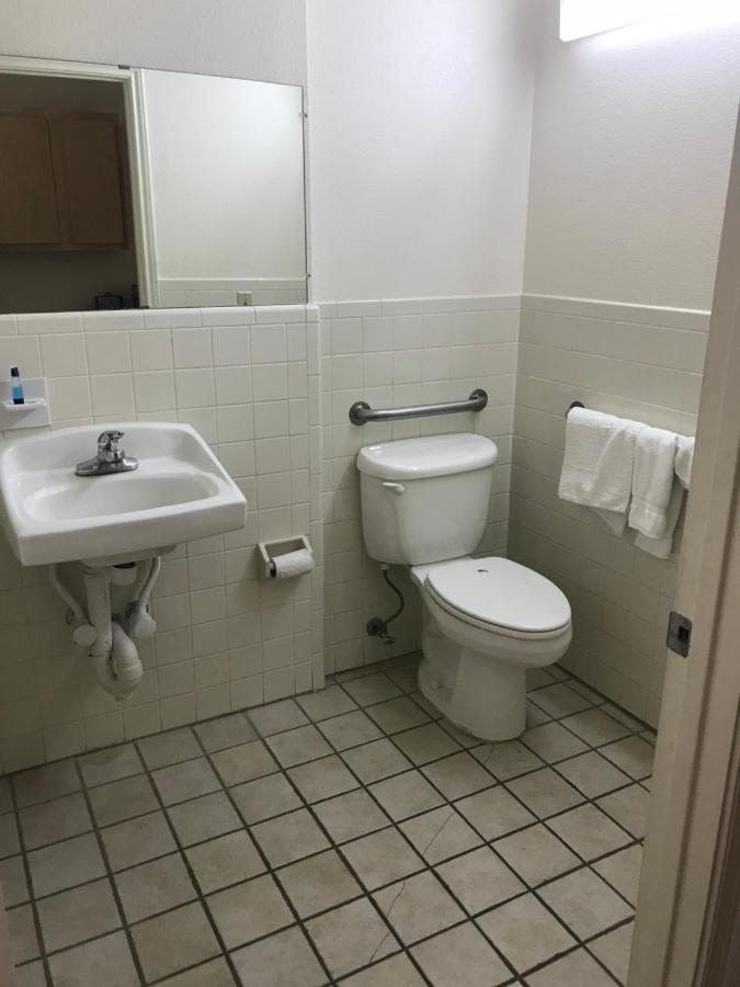 Country Inn Motel San Antonio Bagian luar foto