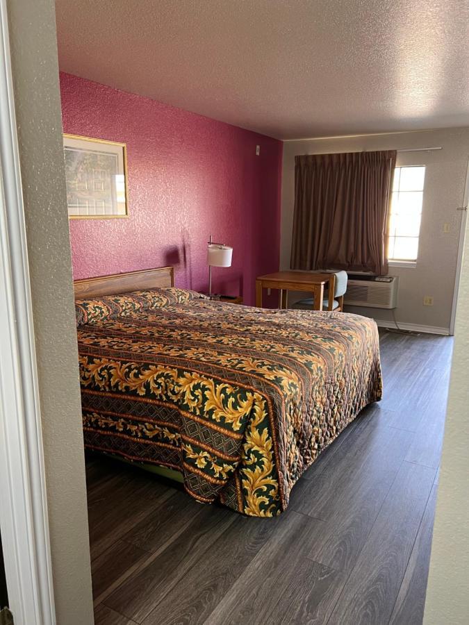 Country Inn Motel San Antonio Bagian luar foto
