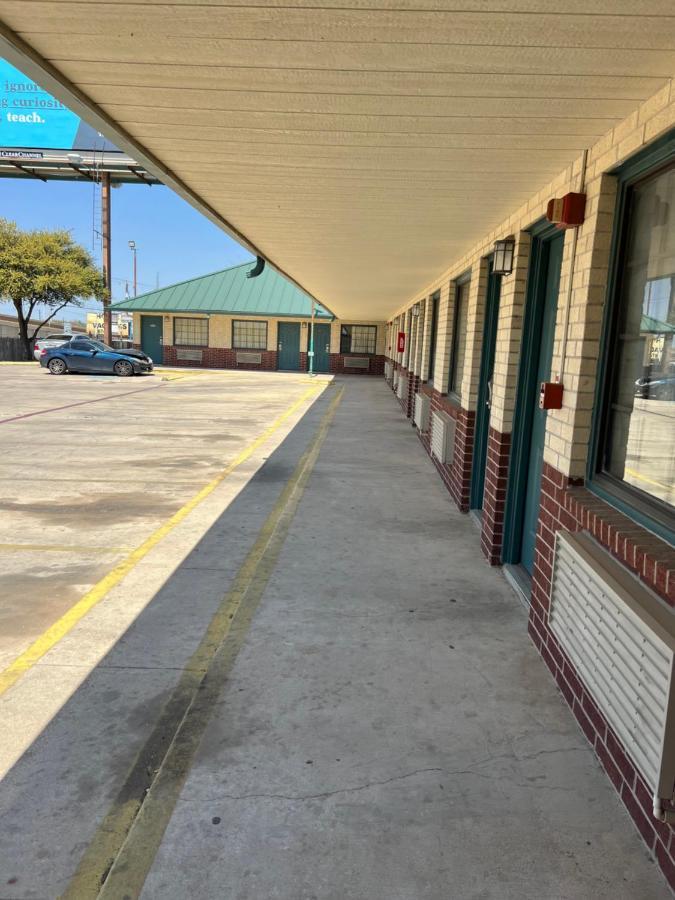 Country Inn Motel San Antonio Bagian luar foto