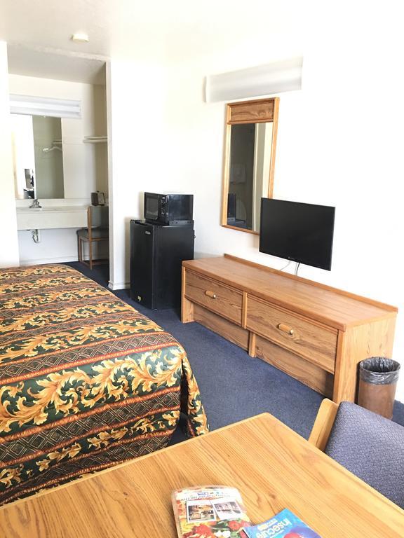 Country Inn Motel San Antonio Bagian luar foto