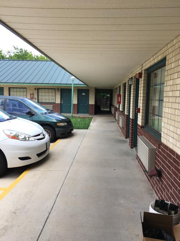 Country Inn Motel San Antonio Bagian luar foto